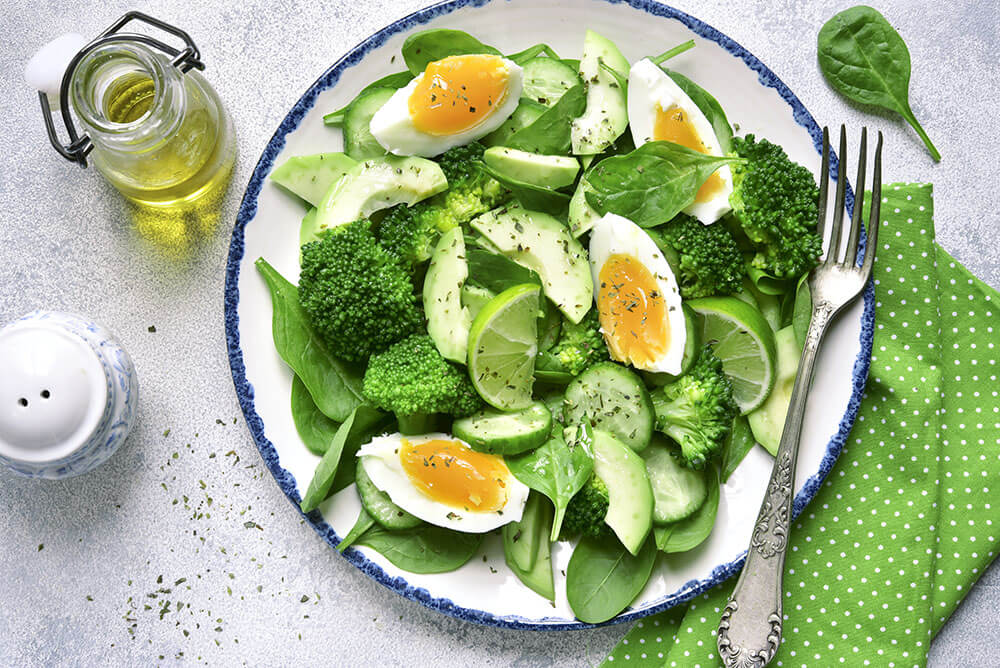 Brokkoli-Avocado Salat